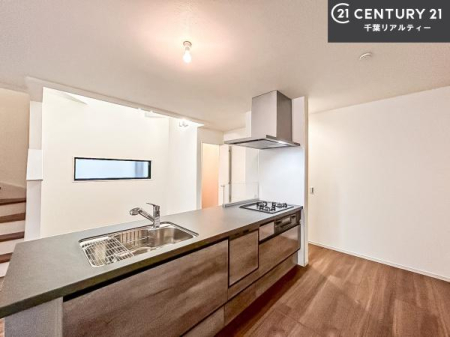 Lb` lC̑ΖʎVXeLb`̗pĂ܂IƑ̃R~jP[VRƑ݌vłB
qlɂڂ͂̂ŊłˁB[͂܂I