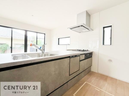 Lb` Ƃ肠钲Xy[XōƂ₷KȃLb`łI
qlƈꏏɂَqy߂LXXy[XłByԂɂȂ肻łˁI