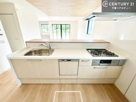 Lb` Ƃ肠钲Xy[XōƂ₷KȃLb`łI
qlƈꏏɂَqy߂LXXy[XłByԂɂȂ肻łˁI