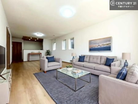 rO ؂ȉƑW܂邩炱LDKɂ͂肽B
qCɏ΂Ȃ瑖ĂpuLƂɂėǂvƎvuԂłB