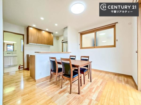 rO ؂ȉƑW܂邩炱LDKɂ͂肽B
qCɏ΂Ȃ瑖ĂpuLƂɂėǂvƎvuԂłB