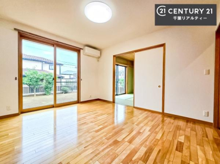 rO ؂ȉƑW܂邩炱LDKɂ͂肽B
qCɏ΂Ȃ瑖ĂpuLƂɂėǂvƎvuԂłB