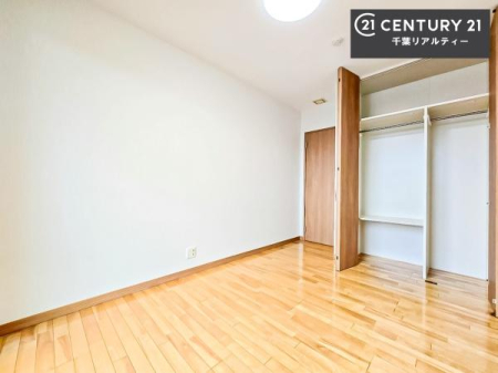 m [Xy[XĂ܂IXbLڂ鎖ł܂ˁB
ƋI΂ȂVvȃfUCׁ̈AƋI΂Cɓ̋ԍ肪łłˁB