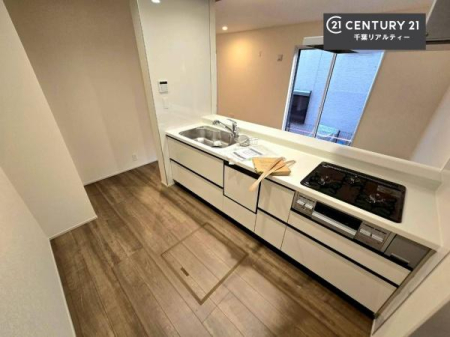 Lb` lC̑ΖʎVXeLb`̗pĂ܂IƑ̃R~jP[VRƑ݌vłB
qlɂڂ͂̂ŊłˁBLXgĉKɍƂi݂܂B