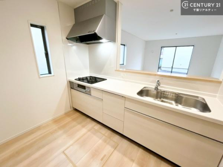 Lb` lC̑ΖʎVXeLb`̗pĂ܂IƑ̃R~jP[VRƑ݌vłB
qlɂڂ͂̂ŊłˁBLXgĉKɍƂi݂܂B