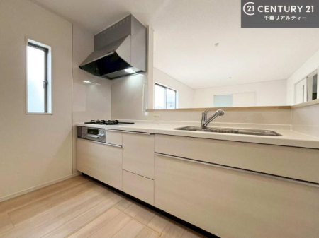 Lb` lC̑ΖʎVXeLb`̗pĂ܂IƑ̃R~jP[VRƑ݌vłB
qlɂڂ͂̂ŊłˁBLXgĉKɍƂi݂܂B