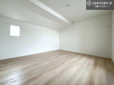 Q VvɃfUCĂ邽߁AƋIт܂I
Cɓ̉ƋuĂ낰Ԃ邱Ƃł܂B