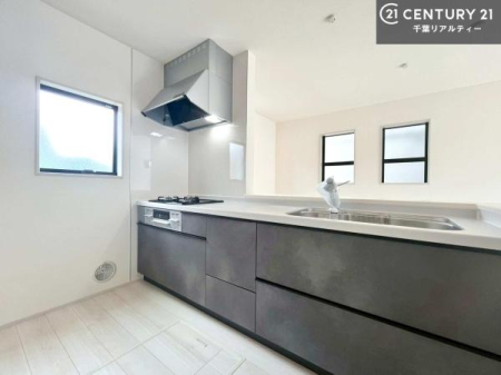 Lb` lC̑ΖʎVXeLb`̗pĂ܂IƑ̃R~jP[VRƑ݌vłB
qlɂڂ͂̂ŊłˁB[͂܂I