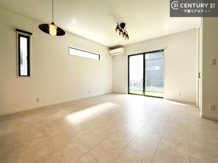 rO 傫ȑ炽Ղ̗z閾邢rOBĴ郊rOŉƑĉ났̎Ԃ߂܂B