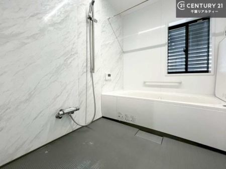  LXoXň̔tbVBL΂̂ŁAɂƐZ܂ˁĨoX^Cy݂ɂȂ܂B