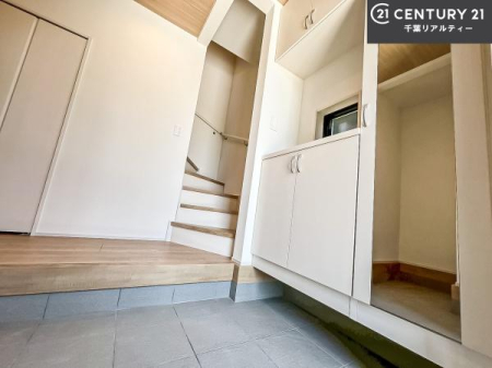  V[Y{bNXtȂ̂ŁAւЕt|₷łI
XbLւŌ˂JuԁÂSnԂo}Ă܂B