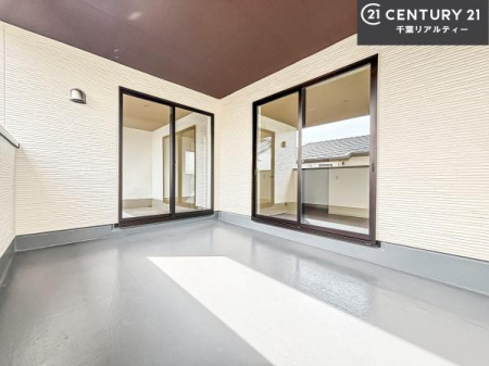 oRj[ zǍDȃoRj[łIꂽɂ͐nJIȎԂy߂܂B
