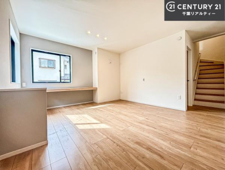 rO LX_CjOXy[XI肨HB΂yԂ߂܂BX̔܂I