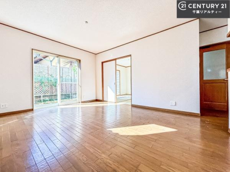 rO 傫ȑ炽Ղ̗z閾邢rOBĴ郊rOŉƑĉ났̎Ԃ߂܂B