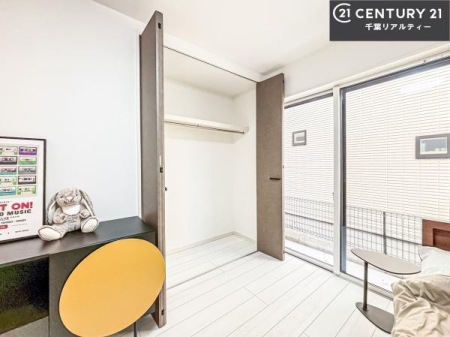 rOȊŐ VvɃfUCĂ邽߁AƋIт܂I
Cɓ̉ƋuĂ낰Ԃ邱Ƃł܂B