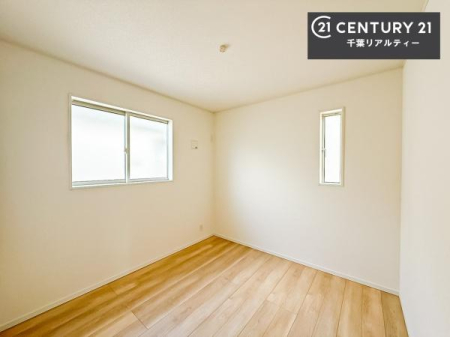 m VvɃfUCĂ邽߁AƋIт܂I
Cɓ̉ƋuĂ낰Ԃ邱Ƃł܂B