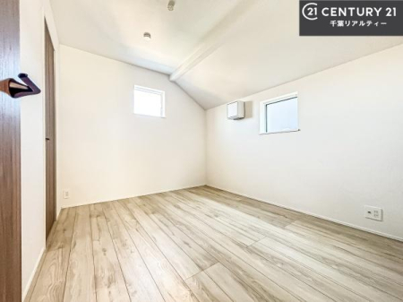 rOȊŐ VvɃfUCĂ邽߁AƋIт܂I
Cɓ̉ƋuĂ낰Ԃ邱Ƃł܂B