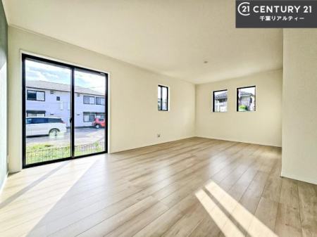 rO 傫ȑ炽Ղ̗z閾邢rOBĴ郊rOŉƑĉ났̎Ԃ߂܂B