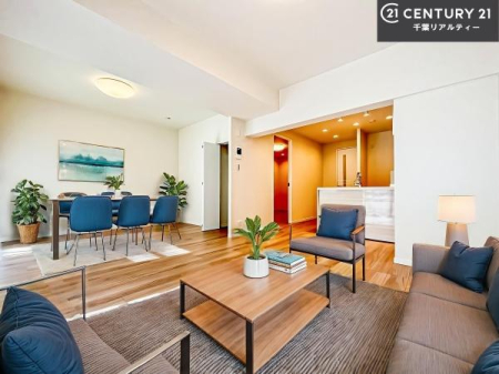 rO ƋCGp[XłBSnǂrO͉ƑRƏW܂܂BƑcR̎ԂłBƑƁAw[Ԃ߂łˁB邭JIȋԂłB