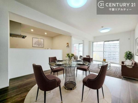 rO ƋCGp[XłBSnǂrO͉ƑRƏW܂܂BƑcR̎ԂłBƑƁAw[Ԃ߂łˁB邭JIȋԂłB