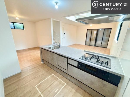 Lb` lC̑ΖʎVXeLb`̗pĂ܂IƑ̃R~jP[VRƑ݌vłB
qlɂڂ͂̂ŊłˁBLXgĉKɍƂi݂܂B