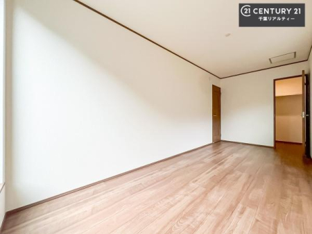 rOȊŐ [Xy[XĂ܂IXbLڂ鎖ł܂ˁB
ƋI΂ȂVvȃfUCׁ̈AƋI΂Cɓ̋ԍ肪łłˁB