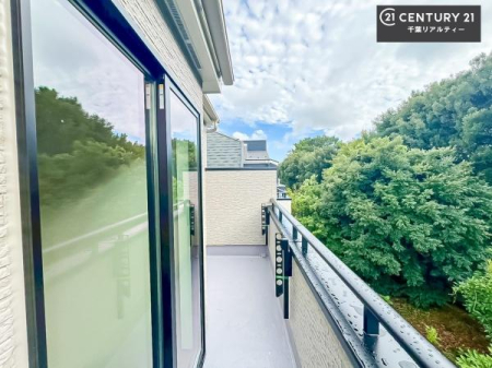 oRj[ zǍDȃoRj[łIꂽɂ͐nJIȎԂy߂܂B
