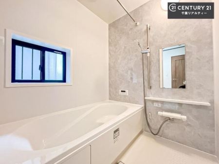  LXoXň̔tbVBL΂̂ŁAɂƐZ܂ˁĨoX^Cy݂ɂȂ܂B