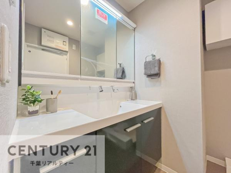 ʑEʏ gȂ𐮂ʏ́A厖łI̐̂镵͋CoIC悭g܂B
ƕ֗ȒI܂I