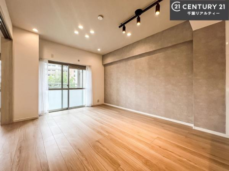 rO LX_CjOXy[XI肨HB΂yԂ߂܂BX̔܂I