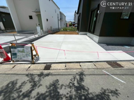 ԏ ԃXy[X2䕪܂IZJhJ[͂AoCN⎩]ԂȂǂuꏊɍ܂B