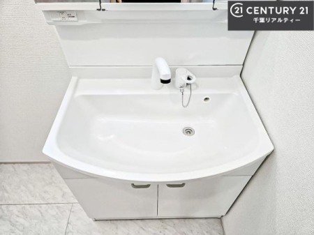 ʑEʏ ydlzgȂ𐮂ʏ́A厖łI̐̂镵͋CoIC悭g܂B