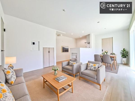 rO ƋCGp[XłBSnǂrO͉ƑRƏW܂܂BƑcR̎ԂłBƑƁAw[Ԃ߂łˁB邭JIȋԂłB