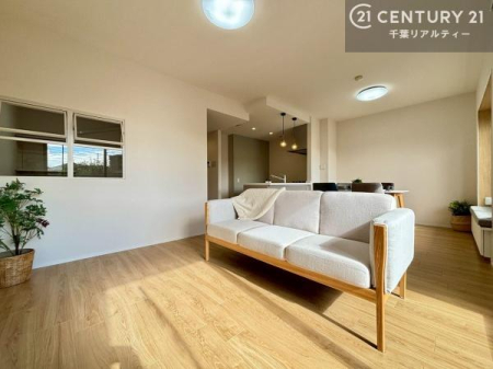 rO ƕ𑶕Ɏ荞ޓrOBžiFƖ邳AɊJƏ㎿ȋSno܂B