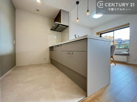 Lb` lC̑ΖʎVXeLb`̗pĂ܂IƑ̃R~jP[VRƑ݌vłB
qlɂڂ͂̂ŊłˁBLXgĉKɍƂi݂܂B