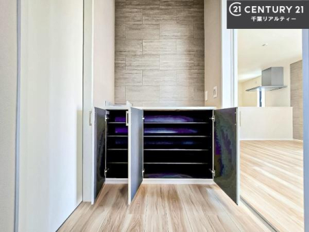  V[Y{bNXtȂ̂ŁAւЕt|₷łI
XbLւŌ˂JuԁÂSnԂo}Ă܂B
