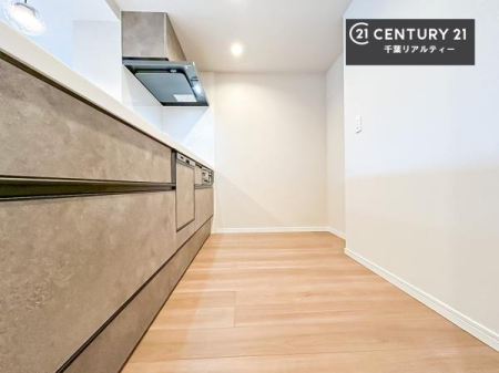 Lb` Ƃ肠钲Xy[XōƂ₷KȃLb`łI
qlƈꏏɂَqy߂LXXy[XłByԂɂȂ肻łˁI