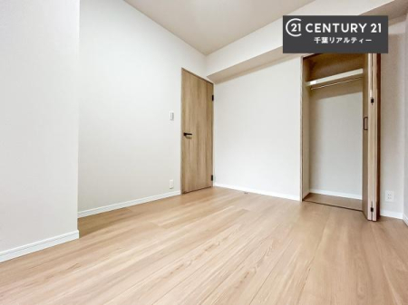 q [Xy[XĂ܂IXbLڂ鎖ł܂ˁB
ƋI΂ȂVvȃfUCׁ̈AƋI΂Cɓ̋ԍ肪łłˁB