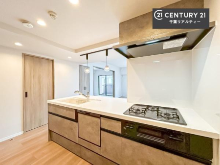 Lb` lC̑ΖʎVXeLb`̗pĂ܂IƑ̃R~jP[VRƑ݌vłB
qlɂڂ͂̂ŊłˁB[͂܂I