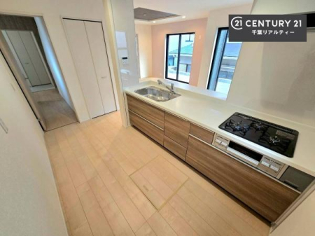 Lb` lC̑ΖʎVXeLb`̗pĂ܂IƑ̃R~jP[VRƑ݌vłB
qlɂڂ͂̂ŊłˁBLXgĉKɍƂi݂܂B