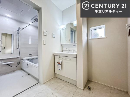 ʑEʏ gȂ𐮂ʏ́A厖łI̐̂镵͋CoIC悭g܂B