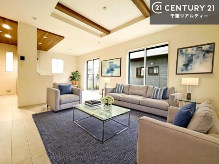 rO ƋCGp[XłBSnǂrO͉ƑRƏW܂܂BƑcR̎ԂłBƑƁAw[Ԃ߂łˁB邭JIȋԂłB