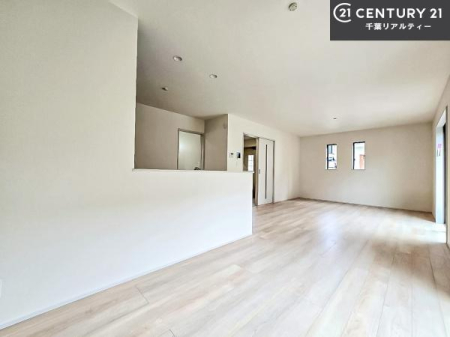 rO LX_CjOXy[XI肨HB΂yԂ߂܂BX̔܂I