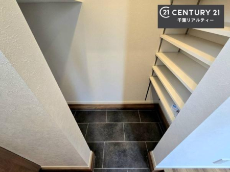  V[YCN[NtłIV[YłȂxr[J[܂ݎ]ԁAAEghApiXbLƕЕt܂I