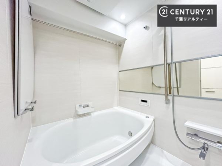  1̔ƖĂ闁łB
̑fGȃN[[VꏊłˁB