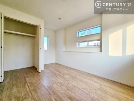 m [Xy[XĂ܂IXbLڂ鎖ł܂ˁB
ƋI΂ȂVvȃfUCׁ̈AƋI΂Cɓ̋ԍ肪łłˁB