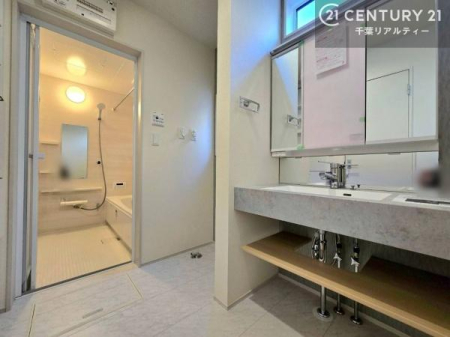 ʑEʏ zê悤ɐꂽ͋Cotbg^Cv̐ʑBîȂ炩ȓVԂƌAX̐gxx܂Łg㎿ȃzeԁĥ悤Ɋ܂B