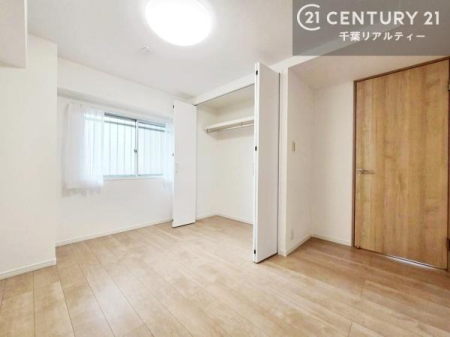 m [Xy[XĂ܂IXbLڂ鎖ł܂ˁB
ƋI΂ȂVvȃfUCׁ̈AƋI΂Cɓ̋ԍ肪łłˁB