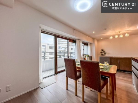 rO 傫ȑ炽Ղ̗z閾邢rOBĴ郊rOŉƑĉ났̎Ԃ߂܂B