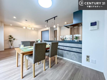 rO rOŜnΖʃLb`Ȃ̂ŁAql̗lqȂƂłqĂ₷SȊԎłI